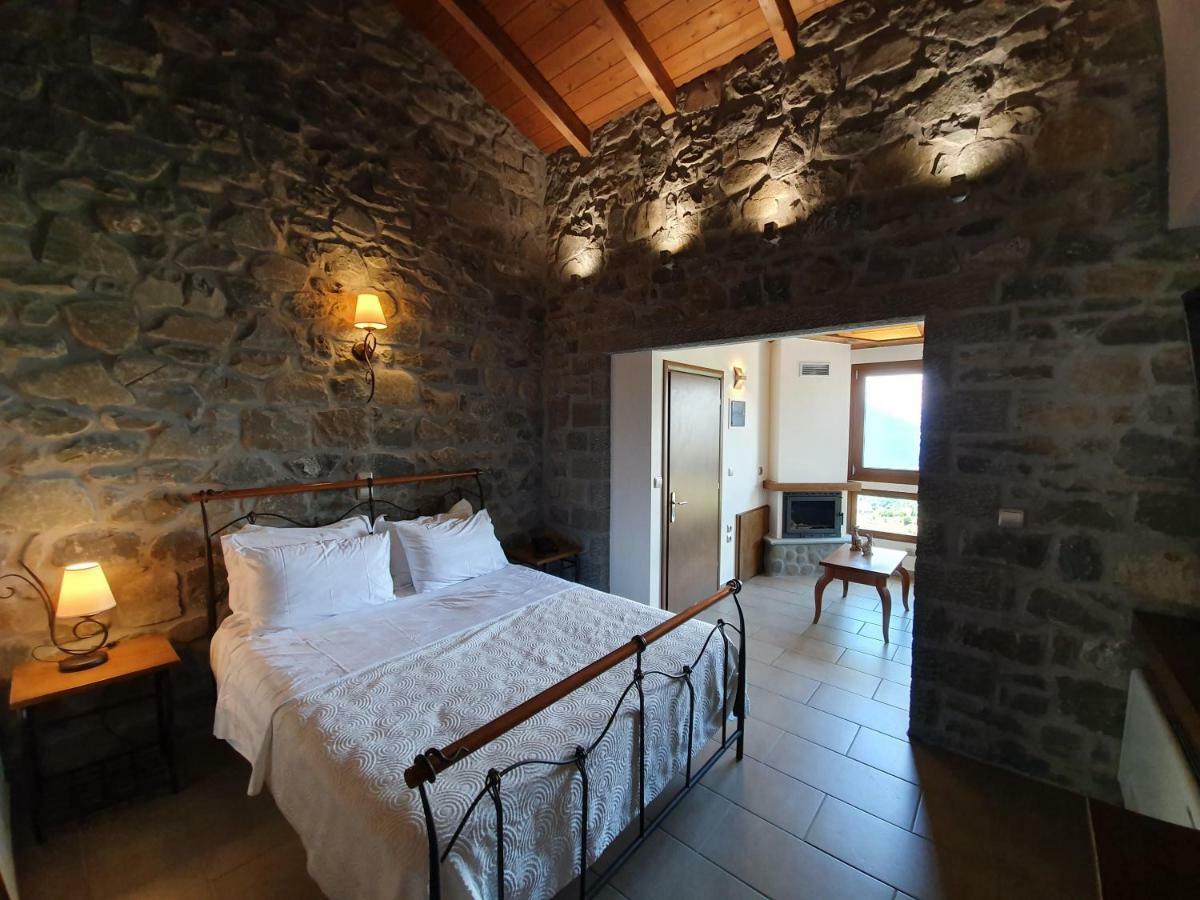 The View Village - Villas Suites & Spa Karpenísion Zewnętrze zdjęcie